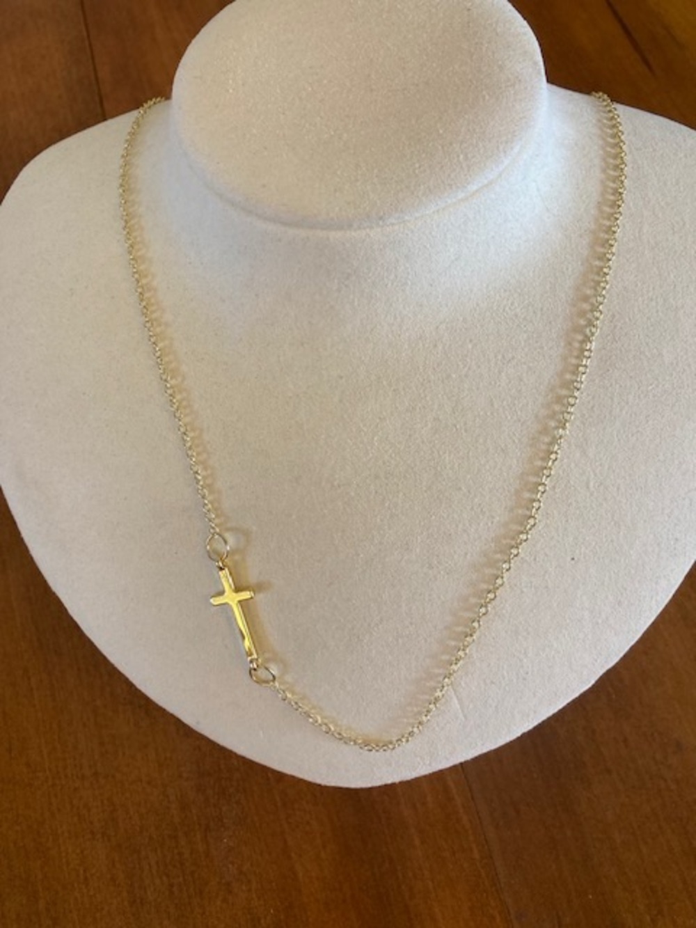 Gold Cross Pendant Chain Necklace - Women’s Jewelry